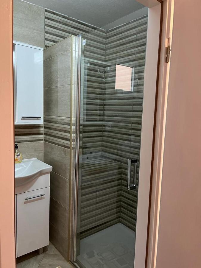 Opg - Zm Apartmani Martinovic Novska Exterior foto